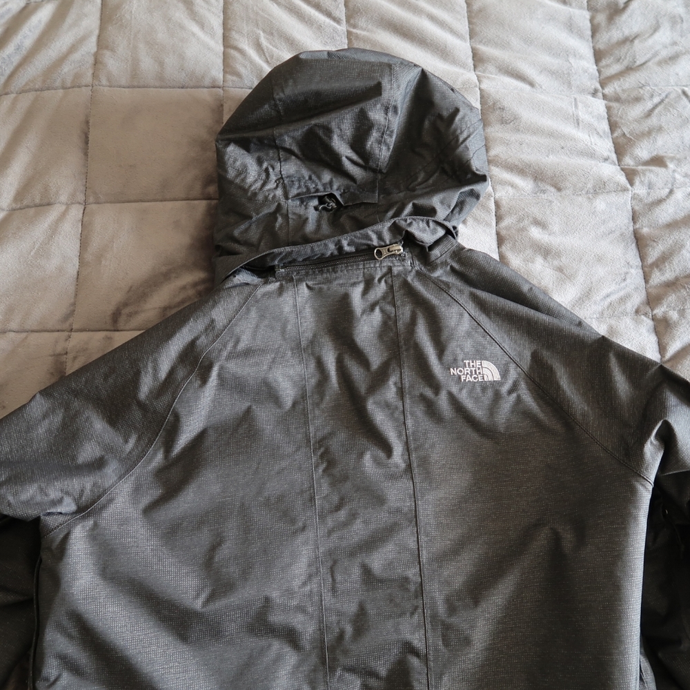 North face winter coat - Picture 6 of 8